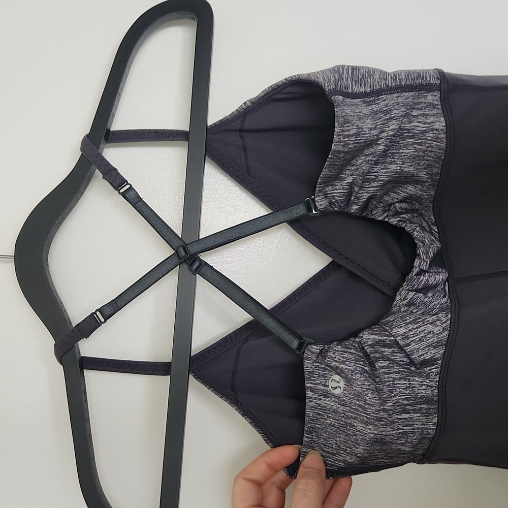 Lululemon Grey adjustable straps Tank Top with lined support bra size 10 - Picture 6 of 6